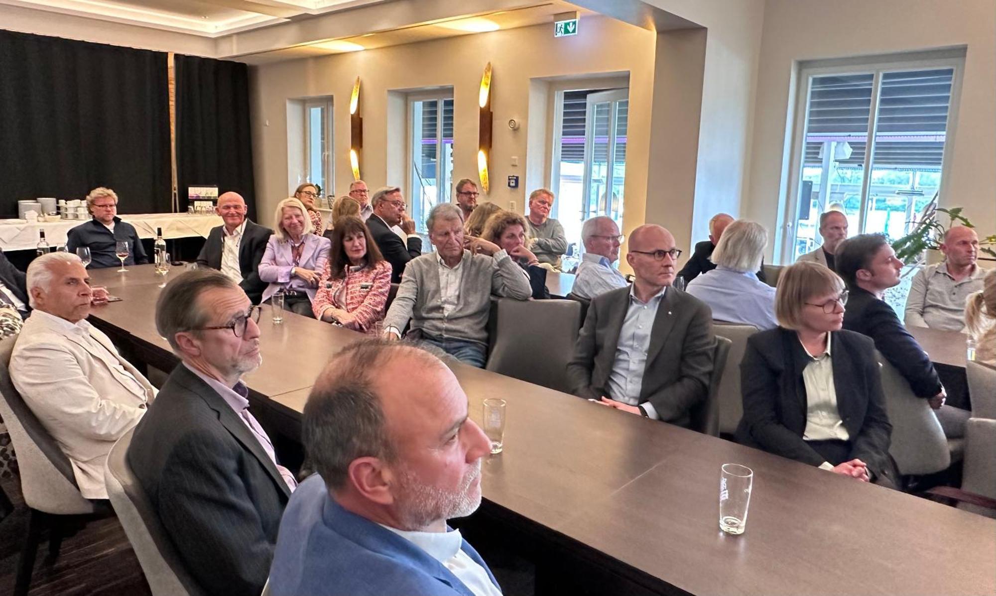 Hoell Am Main Ruesselsheim Luaran gambar